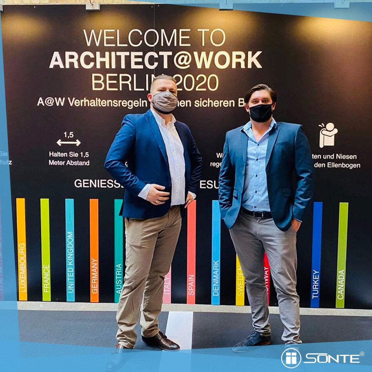 Projektleiter von SONTE Smartfilm präsentieren sich auf einer Messe für Architekten